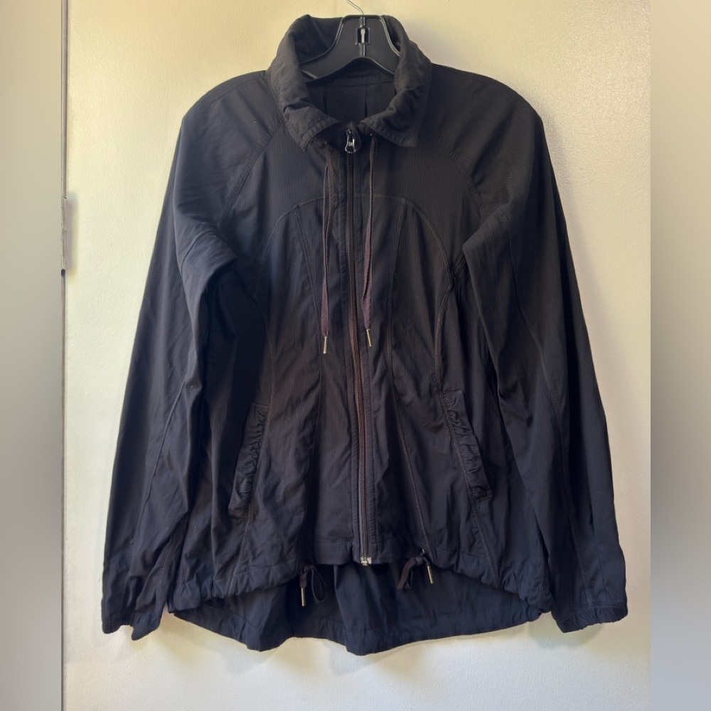 Lululemon Transition Jacket Women Black Swing Top Swift Pleated Sz 4